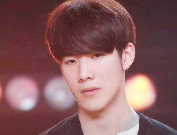 T1 宣布 Gumayusi 离队 — Peyz 可能加入队伍